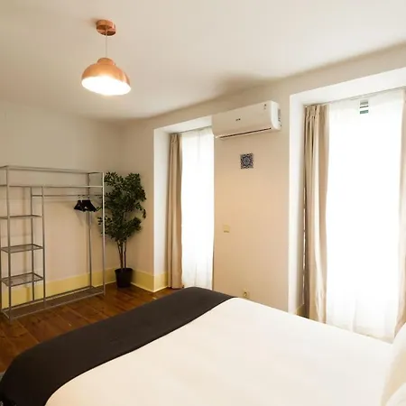 Ola - Rato Iii Apartment *